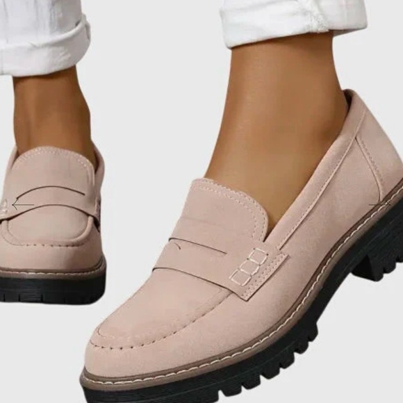 Shoes - Women’s Classic Platform Chunky Loafers